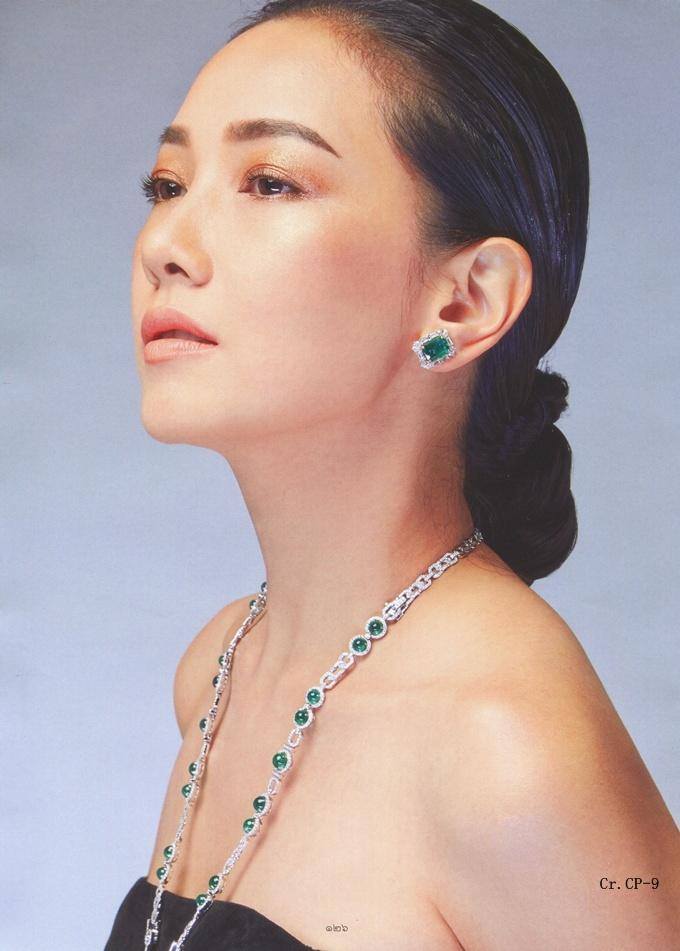 นุ่น วรนุช @ พลอยแกมเพชร vol.25 no.594 October 2016