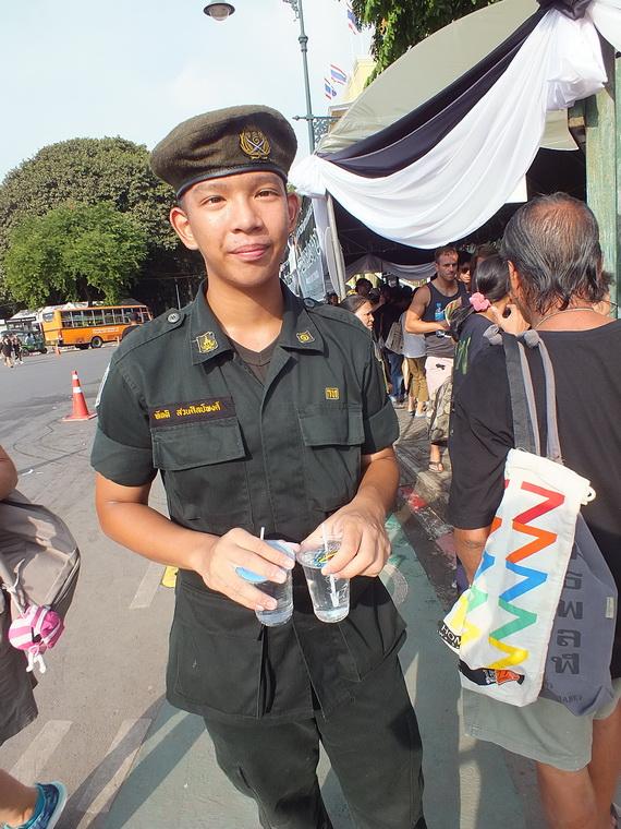 ไปเจอคนดีมา-42 25-10-59 มาทำดีเพื่อพ่อ #ทำดีเพื่อพ่อ