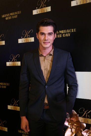 &ldquo;มิกค์ ทองระย้า&rdquo;  พร้อมเหล่าคนดังร่วมเปิดตัว Kriss Miracle Gold Day...Go for the Goal