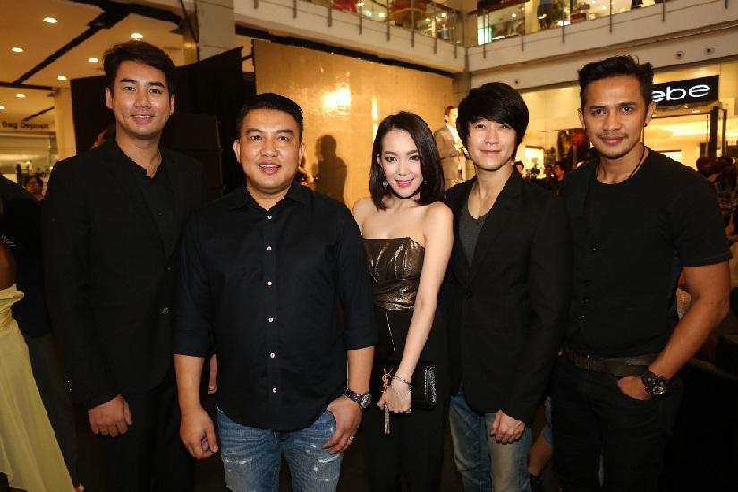 &ldquo;มิกค์ ทองระย้า&rdquo;  พร้อมเหล่าคนดังร่วมเปิดตัว Kriss Miracle Gold Day...Go for the Goal