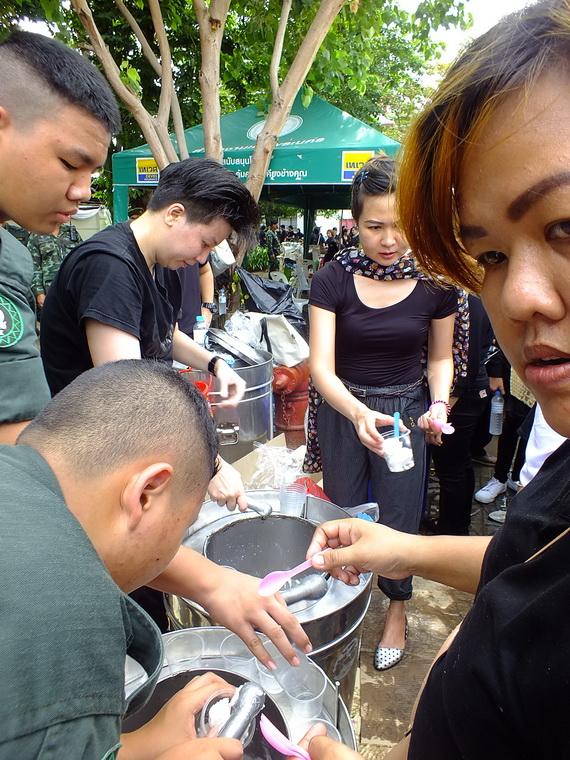 ไปเจอคนดีมา-70 30-10-59 มาทำดีเพื่อพ่อ #ทำดีเพื่อพ่อ