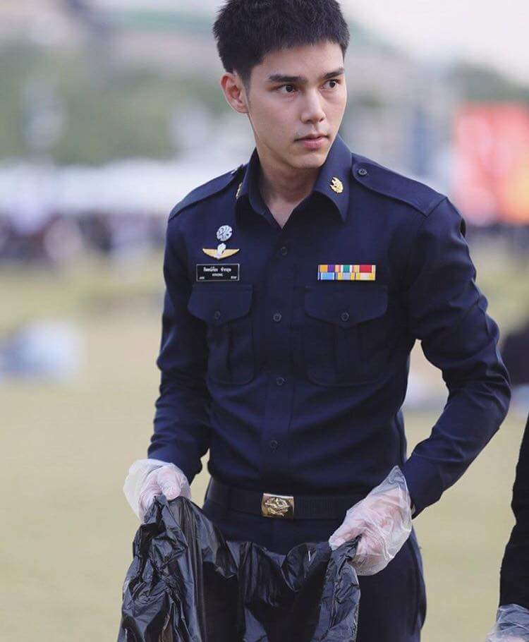 ทหารเกณฑ์สุดหล่อ "กองทัพอากาศ" ดูได้ จับได้ หลงรักได้ แต่ "ห้าม!! อมของหลวง" นะ