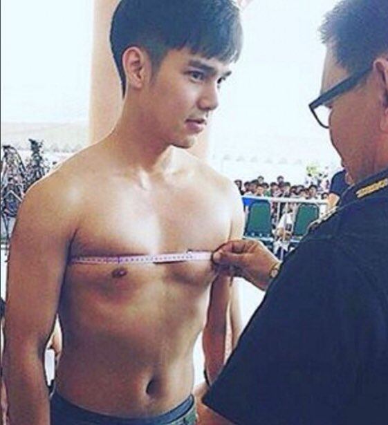 ทหารเกณฑ์สุดหล่อ "กองทัพอากาศ" ดูได้ จับได้ หลงรักได้ แต่ "ห้าม!! อมของหลวง" นะ
