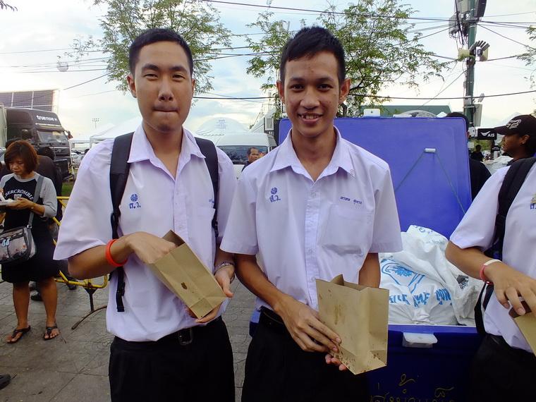 ไปเจอคนดีมา-83 01-11-59 มาทำดีเพื่อพ่อ #ทำดีเพื่อพ่อ