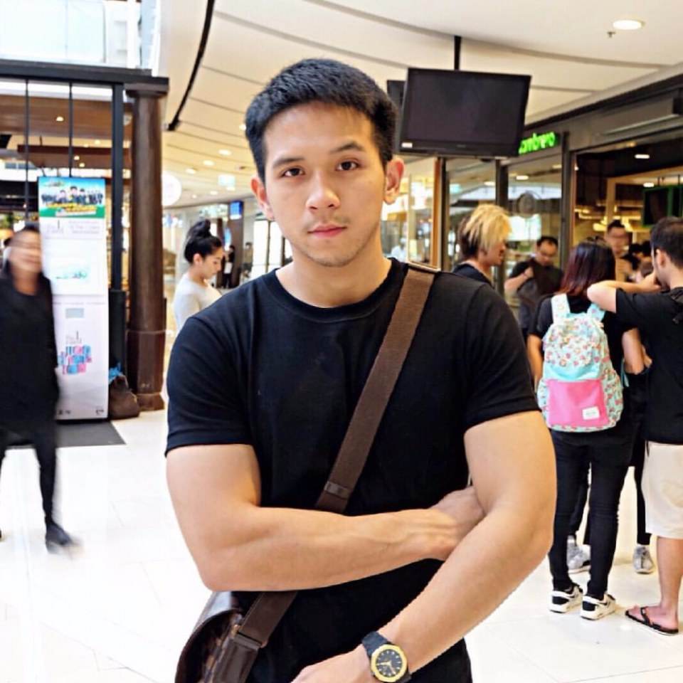 ชายมากมายหลายเข่ง08