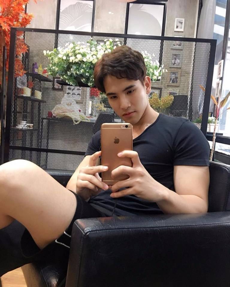 ชายมากมายหลายเข่ง08