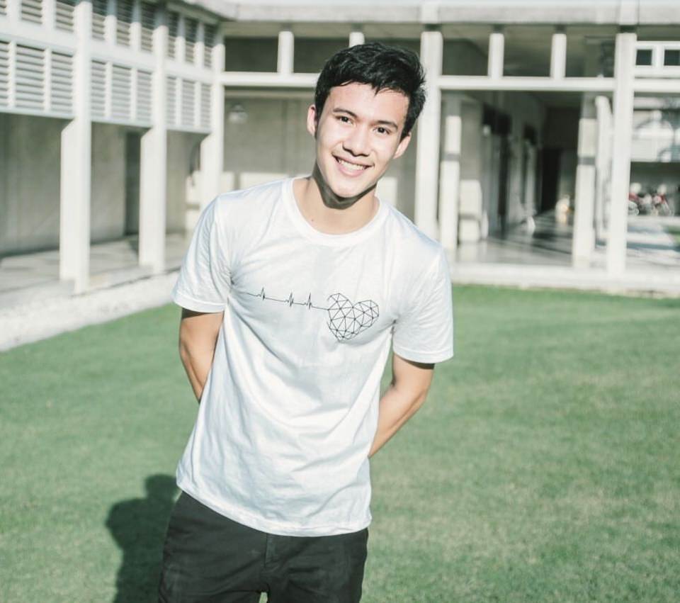 ชายมากมายหลายเข่ง08