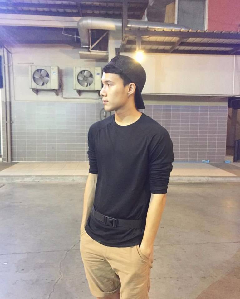 ชายมากมายหลายเข่ง08