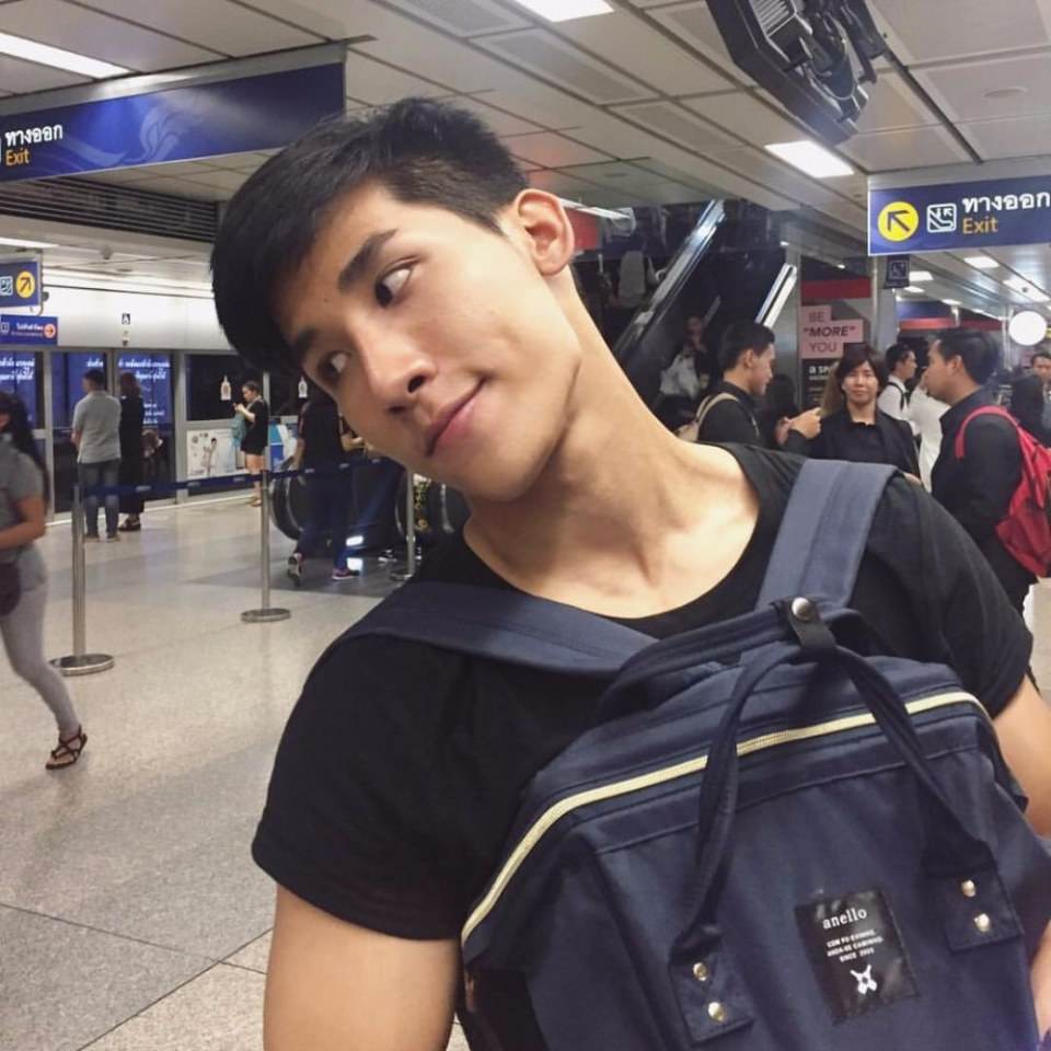 เด่กสมัยเน้...อืมมนะ