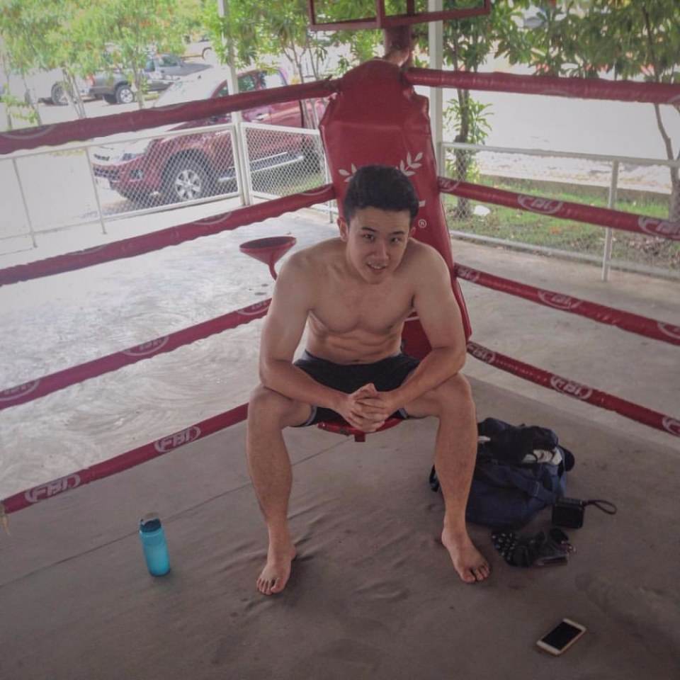 มื้อเที่ยง