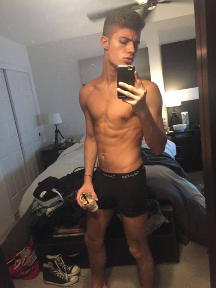 Hot guy in underwear 202