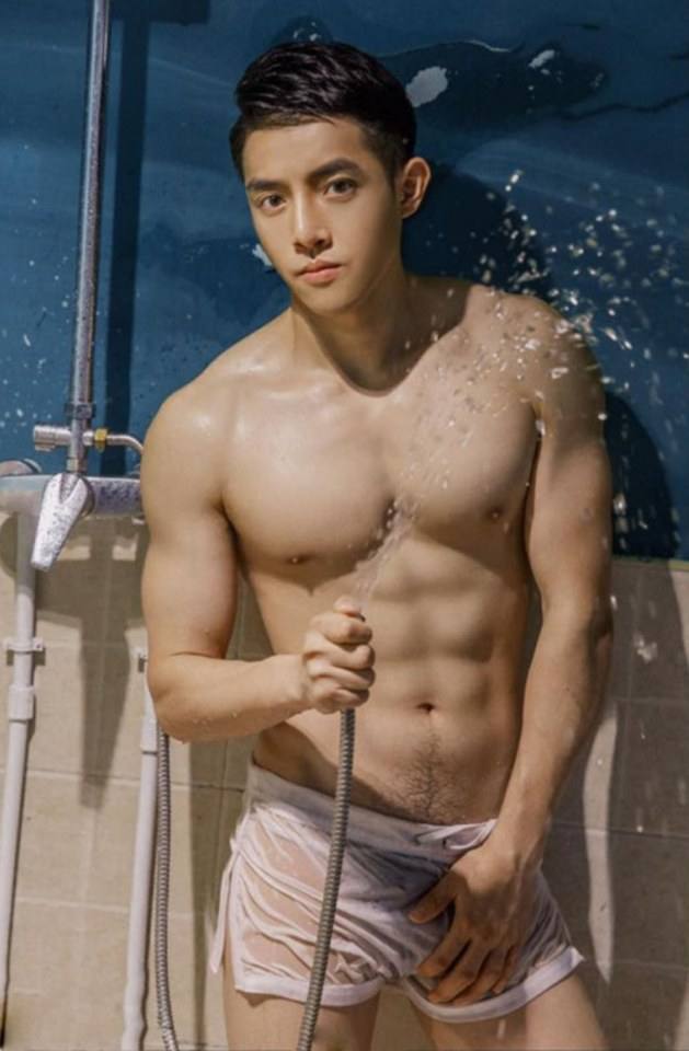 Hot guy in underwear 202