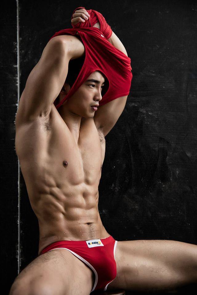 Hot guy in underwear 202