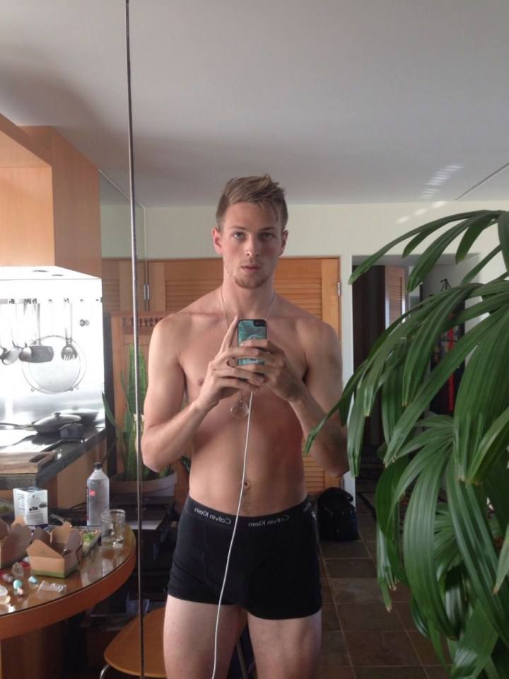 Hot guy in underwear 204