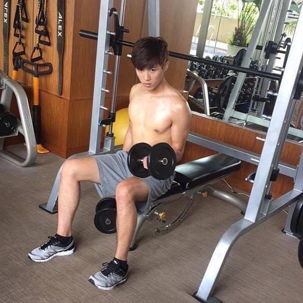 ล่ำๆแบบไหนใจก็ชอบ