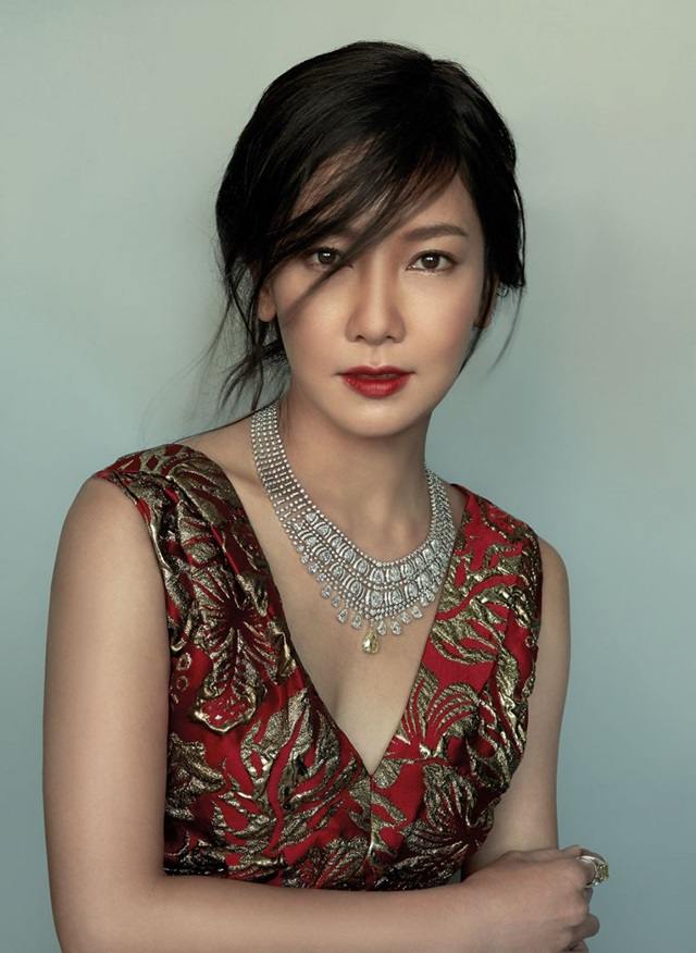 นุ่น-วรนุช @ Vogue Thailand vol.4 no.46 November 2016