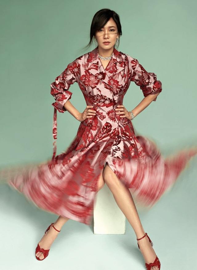 นุ่น-วรนุช @ Vogue Thailand vol.4 no.46 November 2016