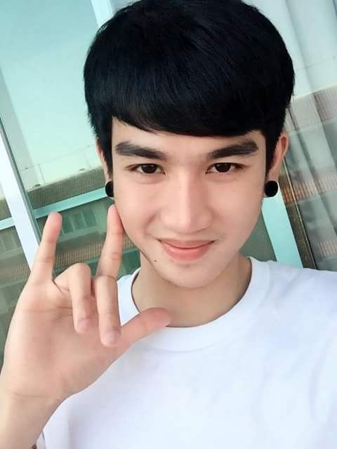 ชายหนุ่ม3
