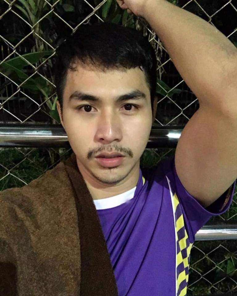 ครูขาหนูเหงา  ครูหล่อบอกต่อ