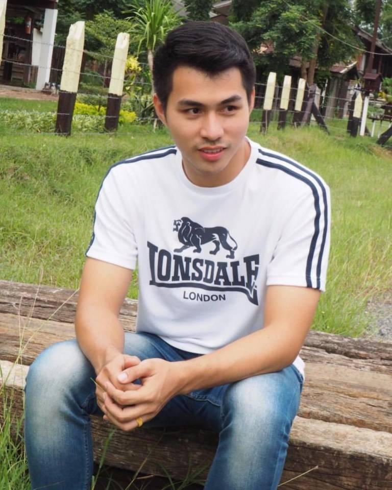 ครูขาหนูเหงา  ครูหล่อบอกต่อ