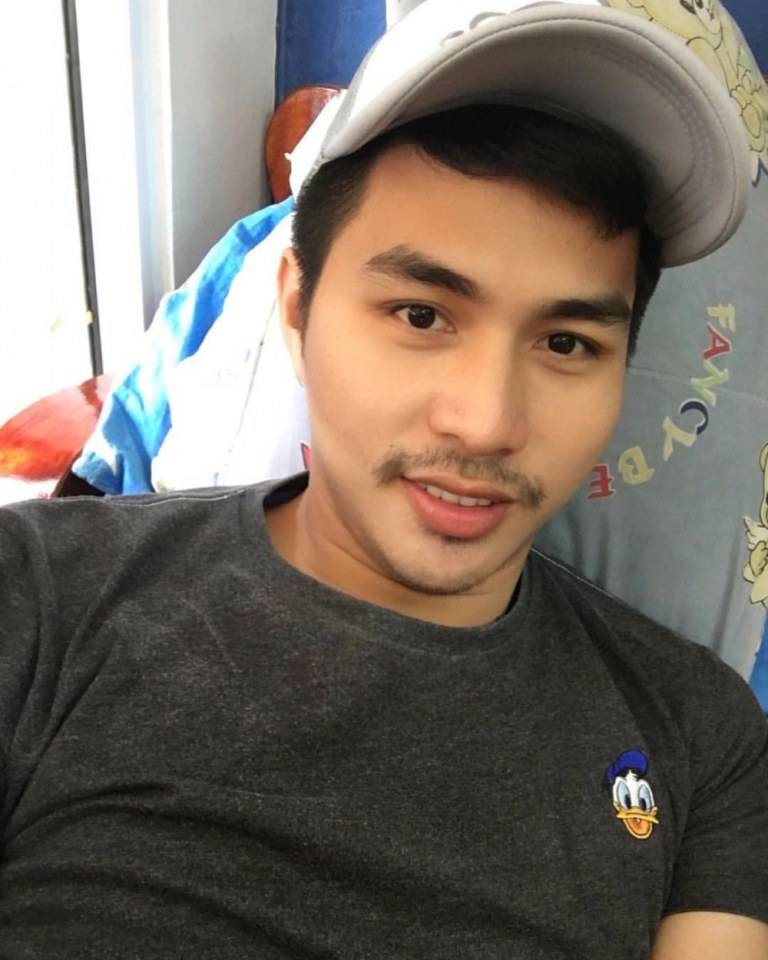 ครูขาหนูเหงา  ครูหล่อบอกต่อ