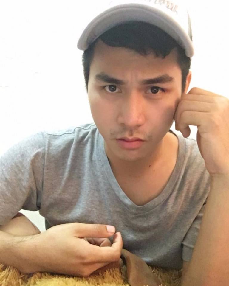 ครูขาหนูเหงา  ครูหล่อบอกต่อ