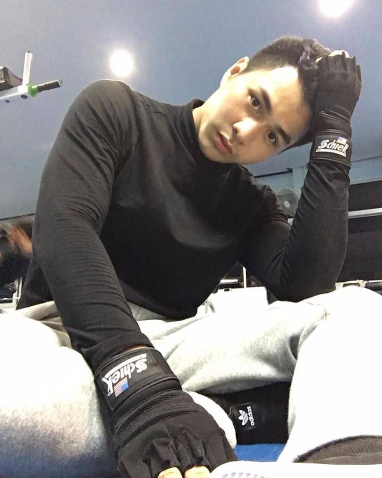 ครูขาหนูเหงา  ครูหล่อบอกต่อ