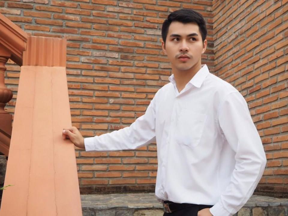 ครูขาหนูเหงา  ครูหล่อบอกต่อ