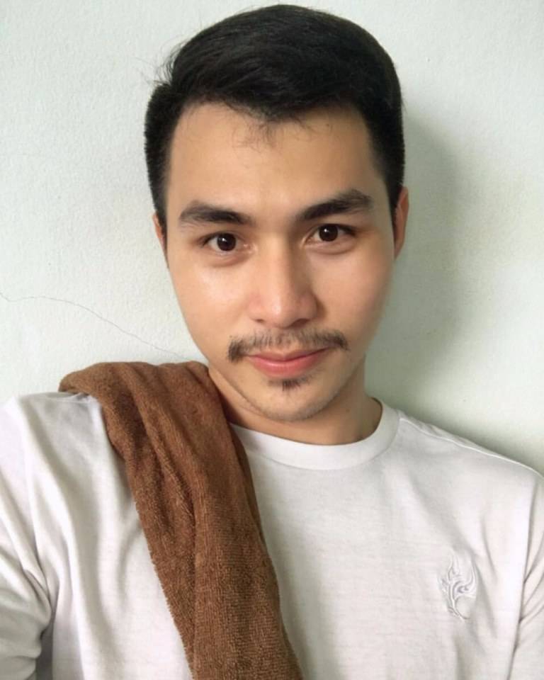 ครูขาหนูเหงา  ครูหล่อบอกต่อ