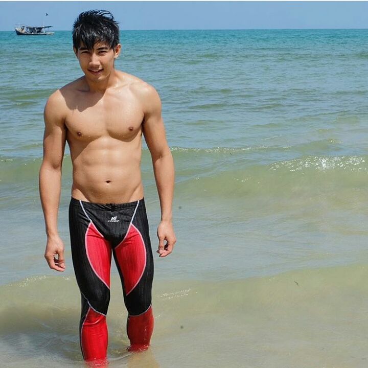 30ปู้มีเป๋าตุง!!! งานกล้ามปูก็มา&hellip; อื้มหืม!!! ฟิกหมอนไปอีก กัดปากไปหนึ่งที..หากะลามังมารอได้เลย!?