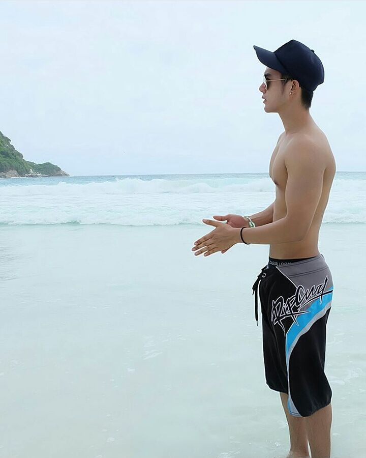 30ปู้มีเป๋าตุง!!! งานกล้ามปูก็มา&hellip; อื้มหืม!!! ฟิกหมอนไปอีก กัดปากไปหนึ่งที..หากะลามังมารอได้เลย!?