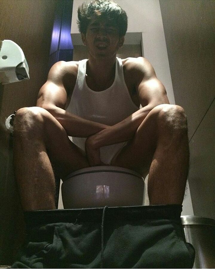 30ปู้มีเป๋าตุง!!! งานกล้ามปูก็มา&hellip; อื้มหืม!!! ฟิกหมอนไปอีก กัดปากไปหนึ่งที..หากะลามังมารอได้เลย!?
