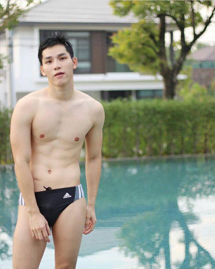 30ปู้มีเป๋าตุง!!! งานกล้ามปูก็มา&hellip; อื้มหืม!!! ฟิกหมอนไปอีก กัดปากไปหนึ่งที..หากะลามังมารอได้เลย!?