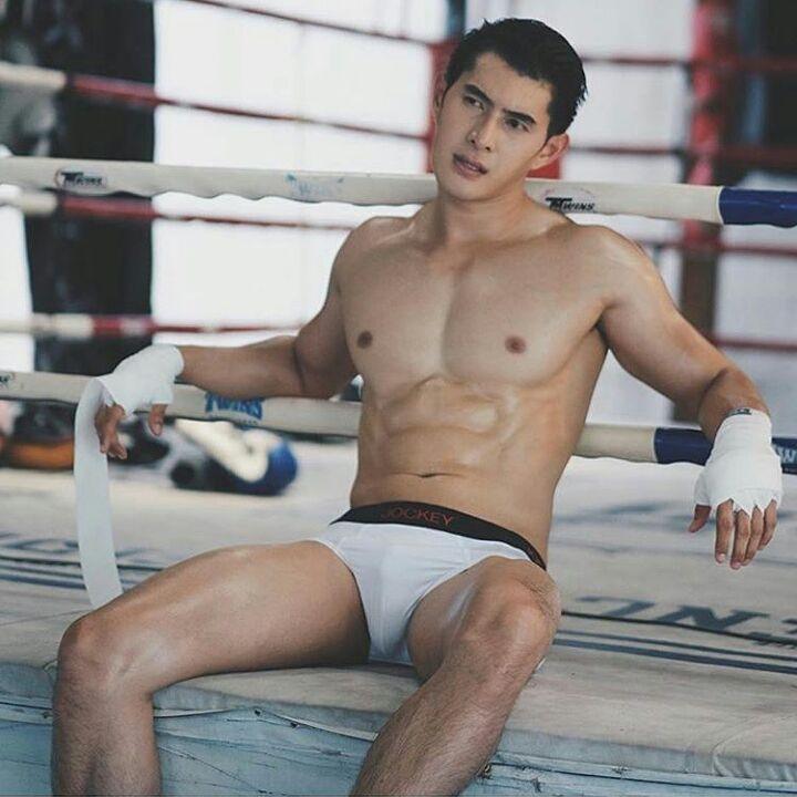 30ปู้มีเป๋าตุง!!! งานกล้ามปูก็มา&hellip; อื้มหืม!!! ฟิกหมอนไปอีก กัดปากไปหนึ่งที..หากะลามังมารอได้เลย!?
