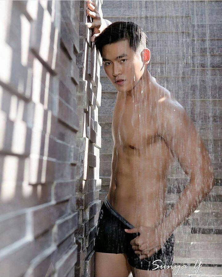 30ปู้มีเป๋าตุง!!! งานกล้ามปูก็มา&hellip; อื้มหืม!!! ฟิกหมอนไปอีก กัดปากไปหนึ่งที..หากะลามังมารอได้เลย!?