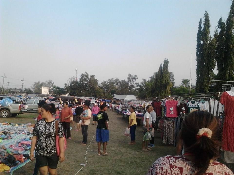 ตลาดบ้านโนนตูม ผึ่งแดด มุกดาหาร