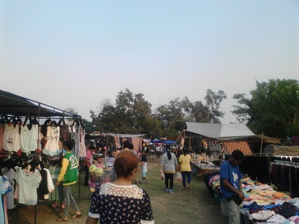 ตลาดบ้านโนนตูม ผึ่งแดด มุกดาหาร