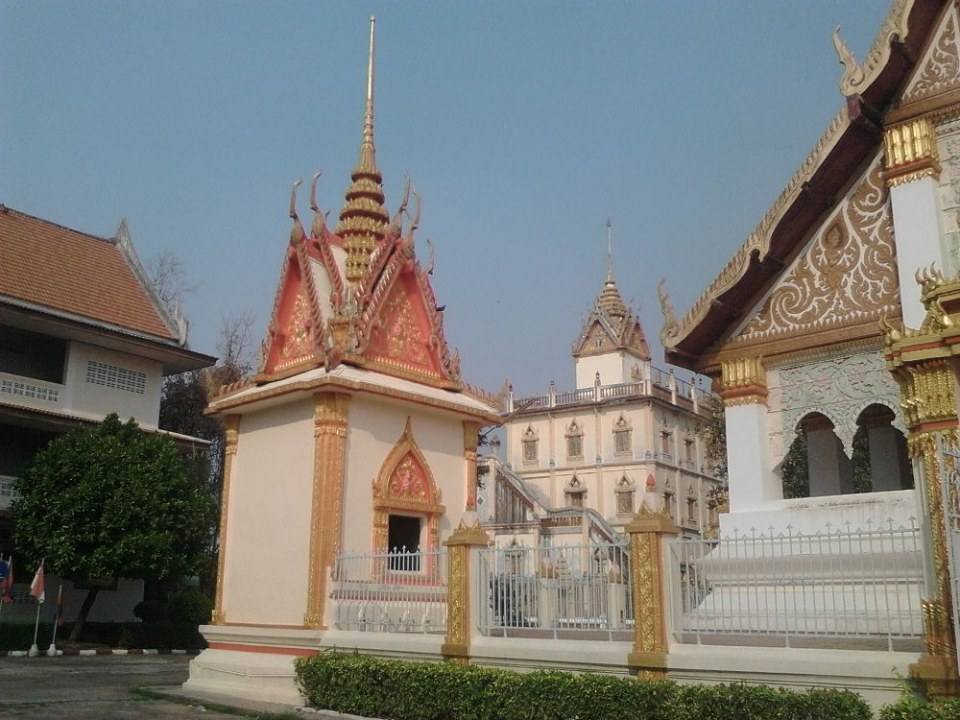 เมืองร้อยเอ็ดเพชรอีสาน