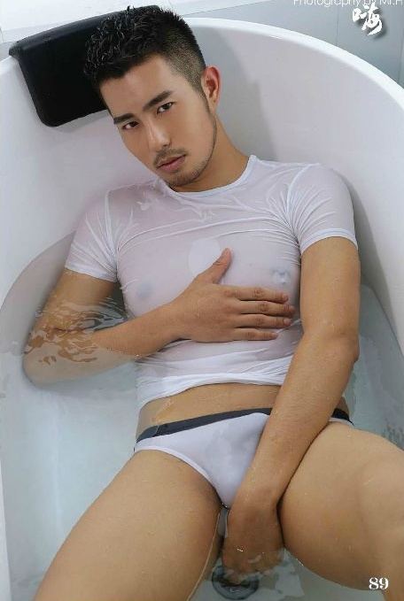 Hot guy in underwear 211