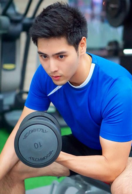 &ldquo;นัท ชนะกุล&rdquo; จากหนุ่มอ้วนร่างยักษ์ พิชิตตัวเองกลายเป็นหนุ่มหล่อล่ำ หุ่นสุดเฟิร์ม