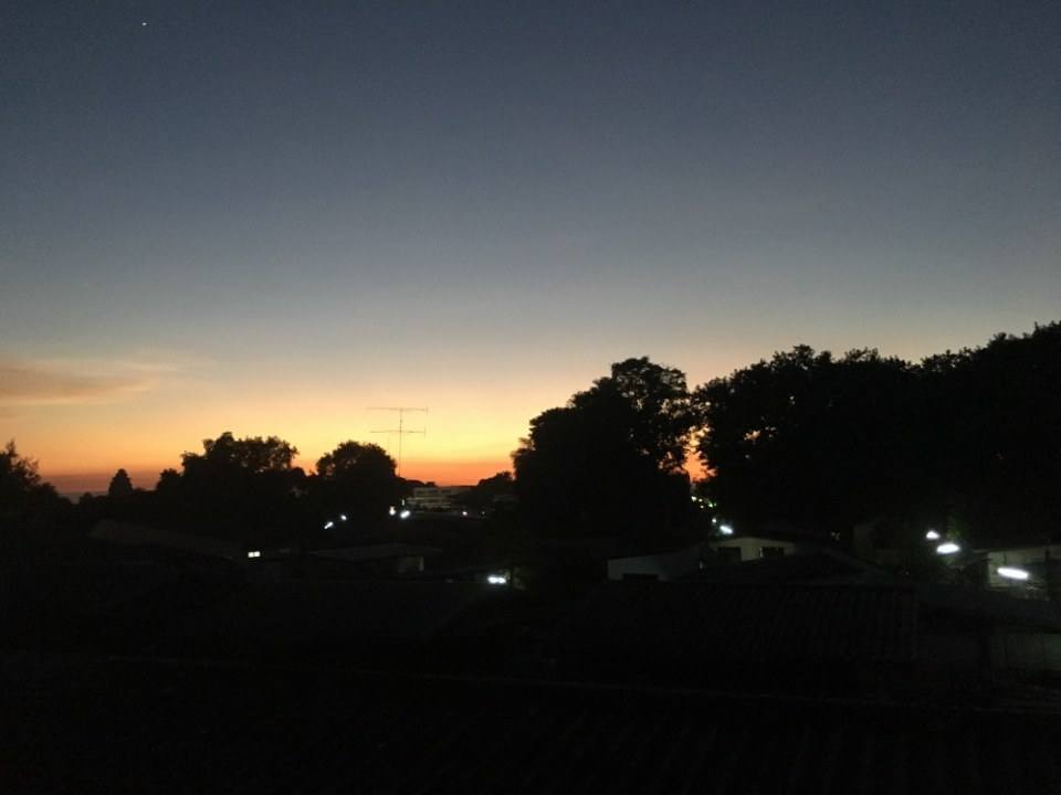 ท้องฟ้ายามเย็น สบายใจ