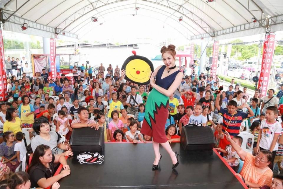 ขวัญ อุษามณี ที่ โตโยต้าบัสส์ สาขาเพชรเกษม 88