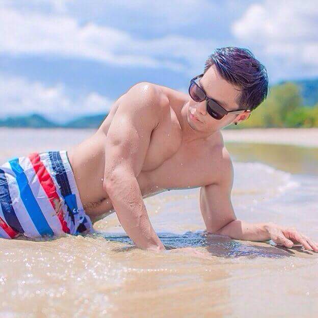 อยากจะบอกพี่ผู้ชายคนนี้ เด้อะ 1,325