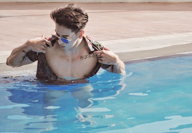 หนุ่มลูกครึ่งสุดแซ่บ Zie Naval