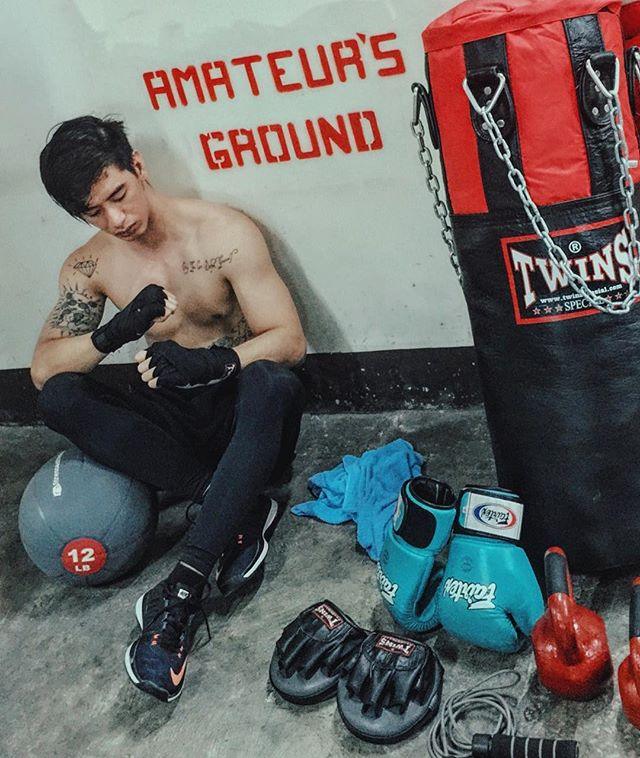 หนุ่มลูกครึ่งสุดแซ่บ Zie Naval