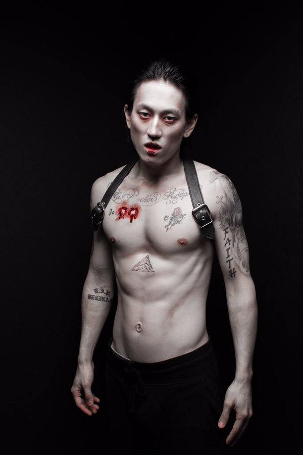 หนุ่มตี๋มาดเซอร์ Jake Choi