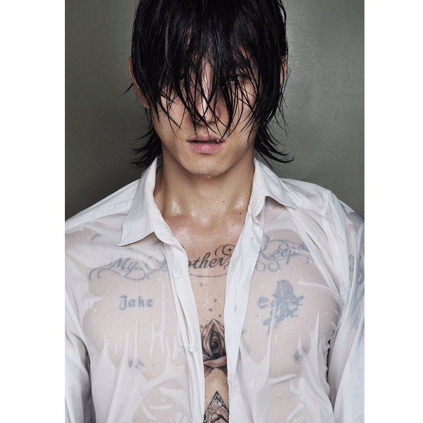 หนุ่มตี๋มาดเซอร์ Jake Choi
