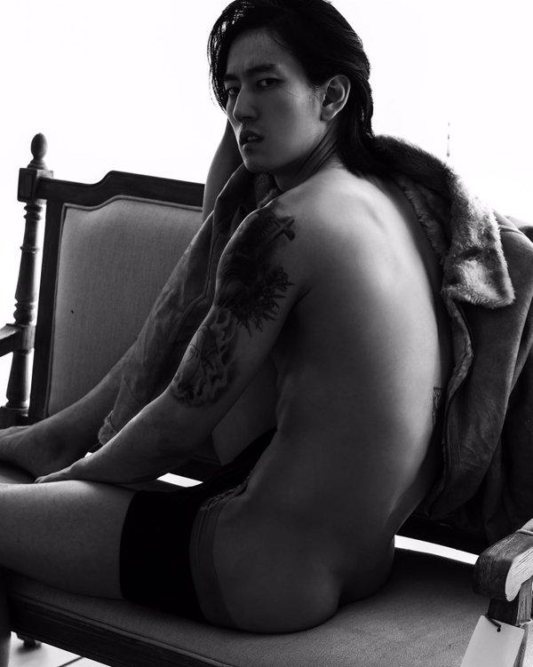หนุ่มตี๋มาดเซอร์ Jake Choi