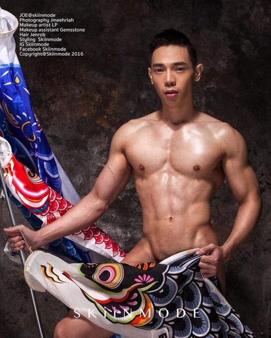 หนุ่มไทยแน่น จากSkiinmode