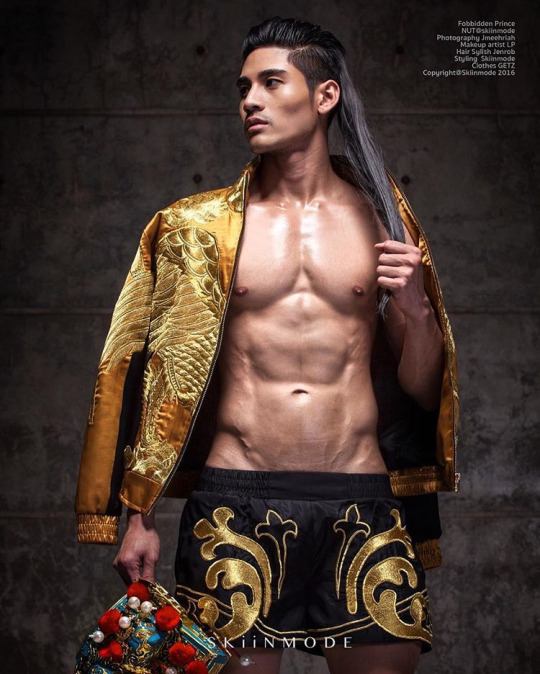 หนุ่มไทยแน่น จากSkiinmode